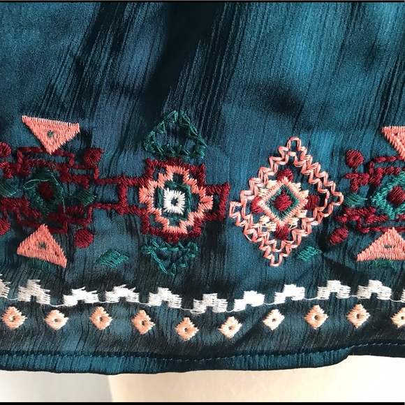 Tie shoulder top - Picture 2 of 4